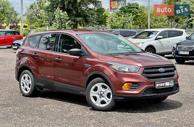Внедорожник / Кроссовер Ford Escape 2018 в 
