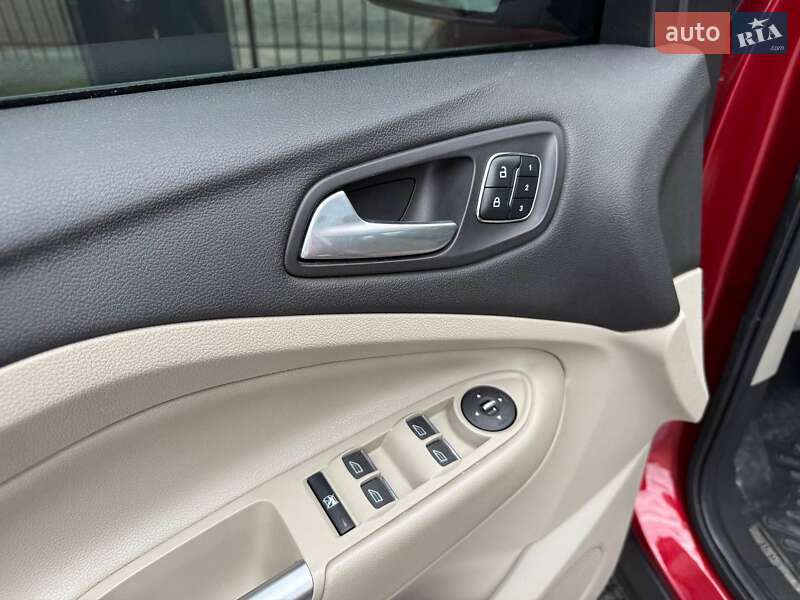 Внедорожник / Кроссовер Ford Escape 2014 в Хмельницком
