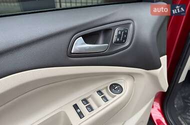 Внедорожник / Кроссовер Ford Escape 2014 в 