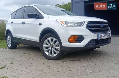 Внедорожник / Кроссовер Ford Escape 2017 в 