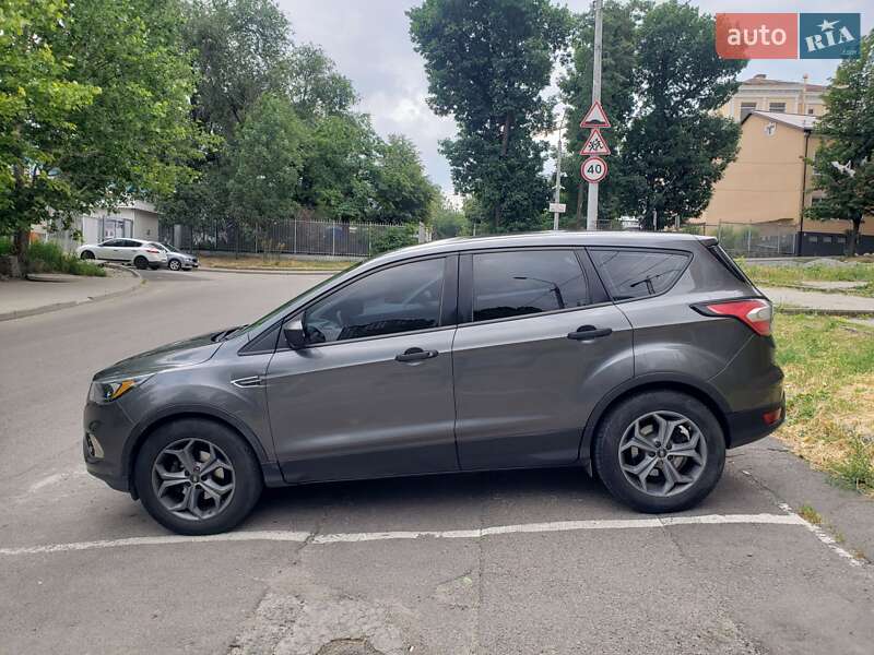 Внедорожник / Кроссовер Ford Escape 2018 в Днепре