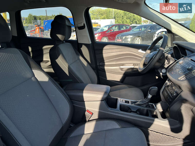 Внедорожник / Кроссовер Ford Escape 2016 в Львове