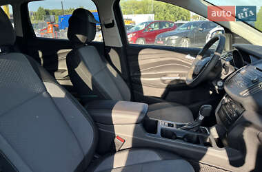 Внедорожник / Кроссовер Ford Escape 2016 в 