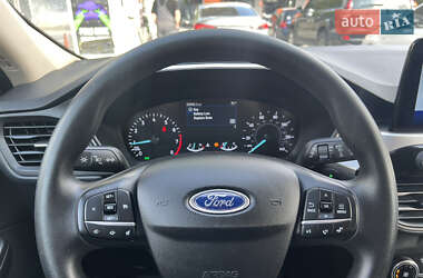 Внедорожник / Кроссовер Ford Escape 2020 в 