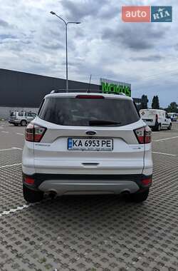 Внедорожник / Кроссовер Ford Escape 2016 в 