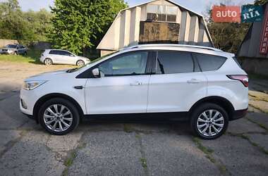 Внедорожник / Кроссовер Ford Escape 2017 в 