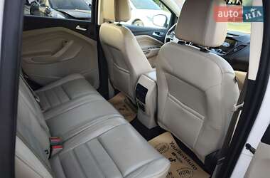 Внедорожник / Кроссовер Ford Escape 2017 в 