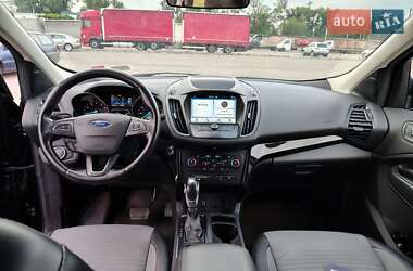 Внедорожник / Кроссовер Ford Escape 2019 в 