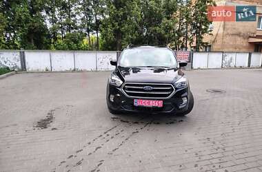 Внедорожник / Кроссовер Ford Escape 2019 в 