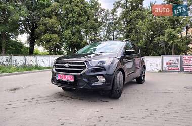 Внедорожник / Кроссовер Ford Escape 2019 в 