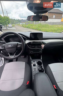 Внедорожник / Кроссовер Ford Escape 2020 в 