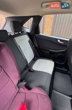 Внедорожник / Кроссовер Ford Escape 2020 в 