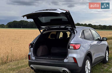 Внедорожник / Кроссовер Ford Escape 2021 в 