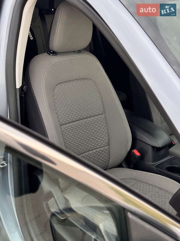 Позашляховик / Кросовер Ford Escape 2021 в Полтаві