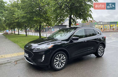 Внедорожник / Кроссовер Ford Escape 2020 в 