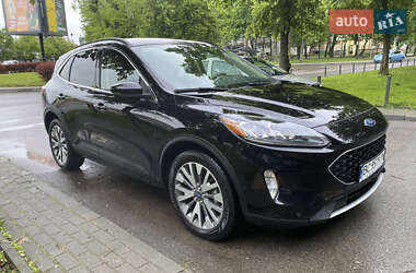 Внедорожник / Кроссовер Ford Escape 2020 в 