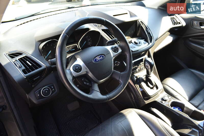 Внедорожник / Кроссовер Ford Escape 2015 в Житомире