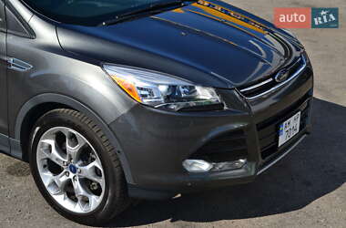 Позашляховик / Кросовер Ford Escape 2015 в 