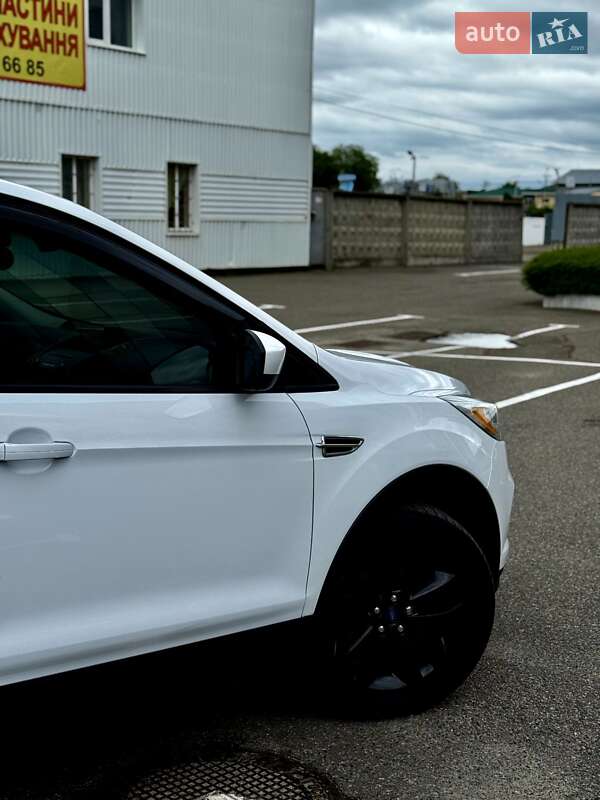 Внедорожник / Кроссовер Ford Escape 2016 в Киеве