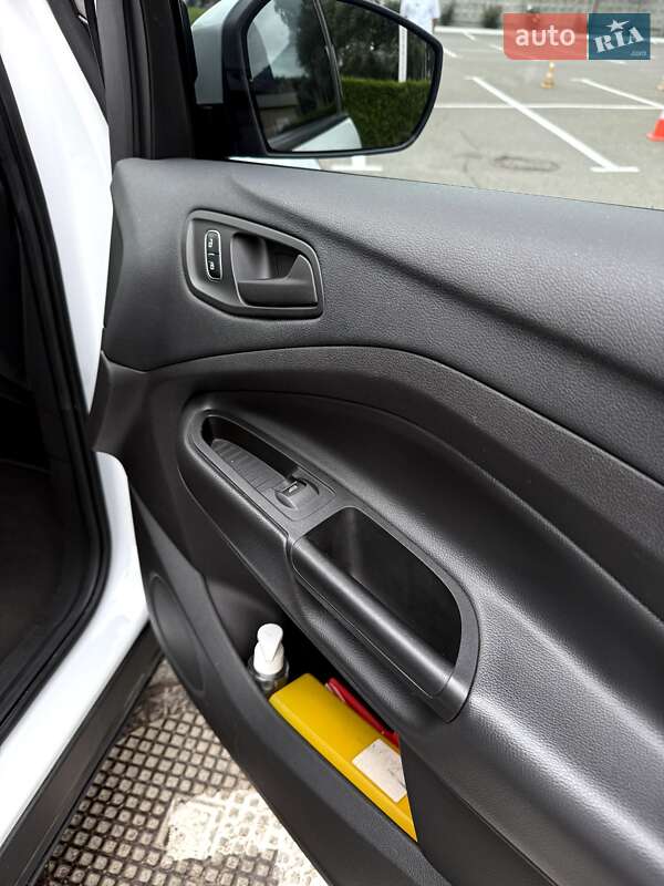 Внедорожник / Кроссовер Ford Escape 2016 в Киеве