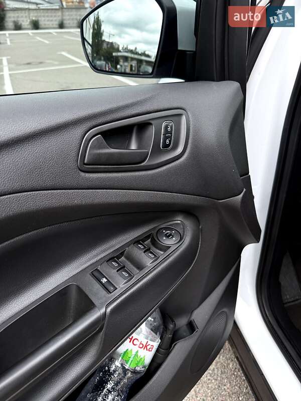 Внедорожник / Кроссовер Ford Escape 2016 в Киеве