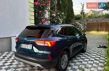 Внедорожник / Кроссовер Ford Escape 2019 в 