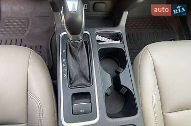 Внедорожник / Кроссовер Ford Escape 2018 в 