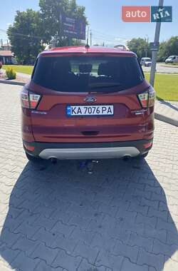 Внедорожник / Кроссовер Ford Escape 2016 в 