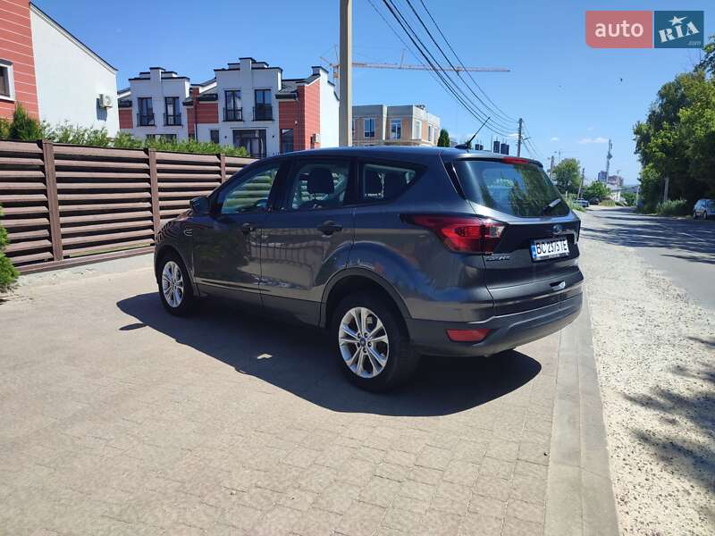 Позашляховик / Кросовер Ford Escape 2016 в Львові
