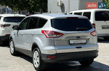 Внедорожник / Кроссовер Ford Escape 2016 в 