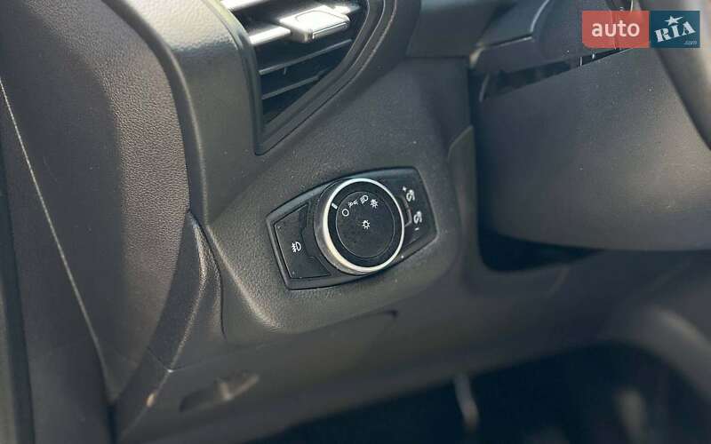 Внедорожник / Кроссовер Ford Escape 2015 в Ивано-Франковске