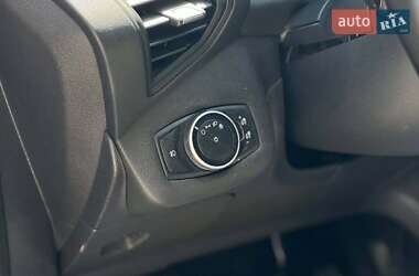Внедорожник / Кроссовер Ford Escape 2015 в 