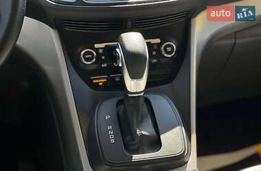 Внедорожник / Кроссовер Ford Escape 2015 в 