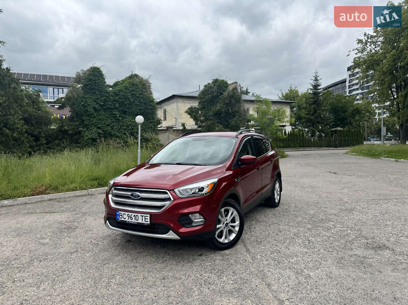 Внедорожник / Кроссовер Ford Escape 2018 в 