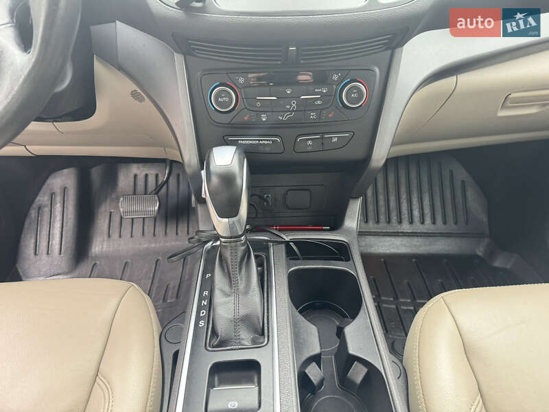 Внедорожник / Кроссовер Ford Escape 2018 в Львове