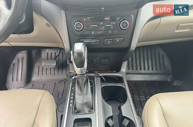 Внедорожник / Кроссовер Ford Escape 2018 в 