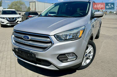 Внедорожник / Кроссовер Ford Escape 2017 в Львове