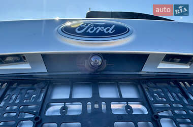 Внедорожник / Кроссовер Ford Escape 2017 в 