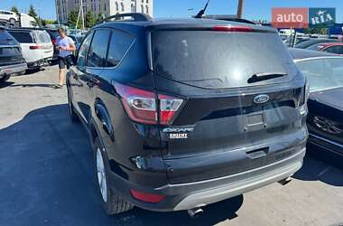 Внедорожник / Кроссовер Ford Escape 2018 в 