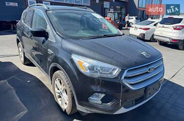 Внедорожник / Кроссовер Ford Escape 2018 в 