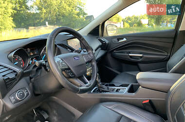 Внедорожник / Кроссовер Ford Escape 2018 в 