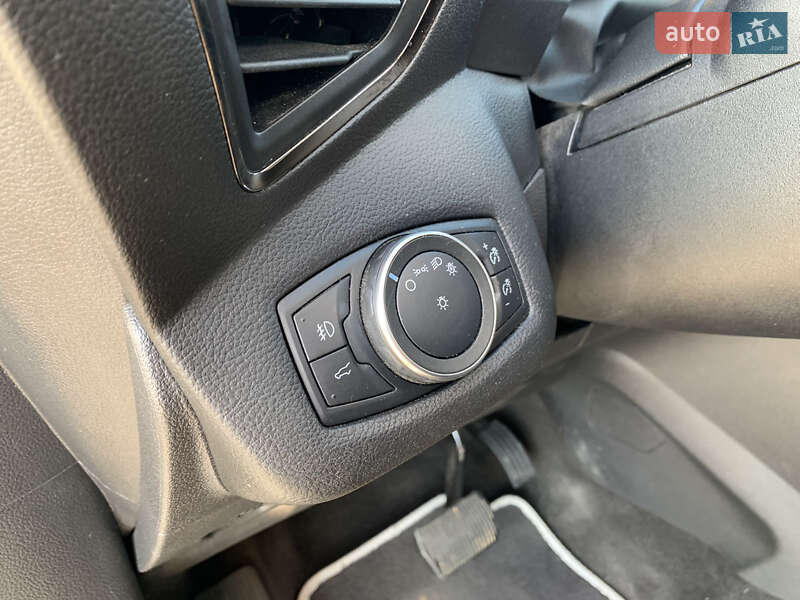 Внедорожник / Кроссовер Ford Escape 2018 в Киеве