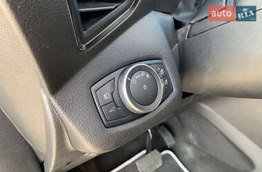 Внедорожник / Кроссовер Ford Escape 2018 в 
