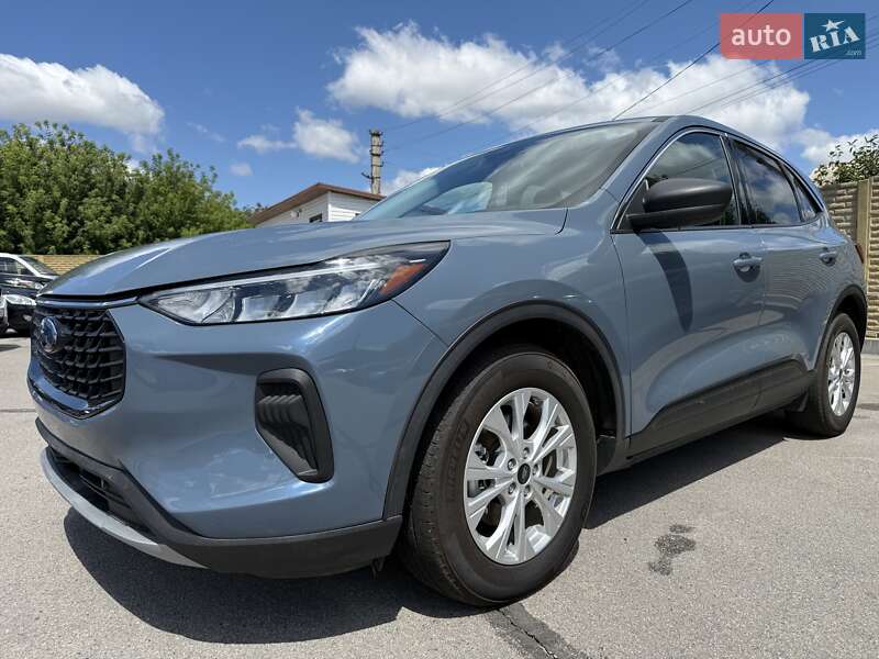 Позашляховик / Кросовер Ford Escape 2023 в 