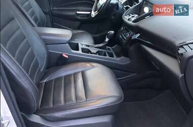 Внедорожник / Кроссовер Ford Escape 2017 в 