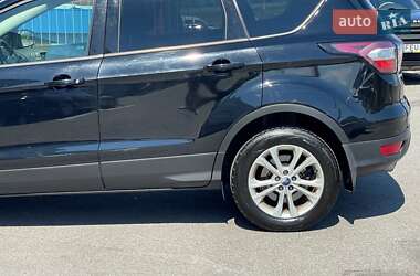 Внедорожник / Кроссовер Ford Escape 2017 в 