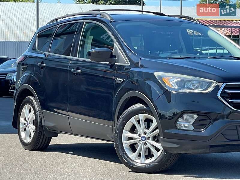 Внедорожник / Кроссовер Ford Escape 2017 в Киеве