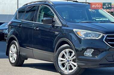 Внедорожник / Кроссовер Ford Escape 2017 в 