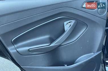 Внедорожник / Кроссовер Ford Escape 2017 в 