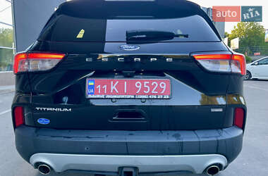 Внедорожник / Кроссовер Ford Escape 2021 в 